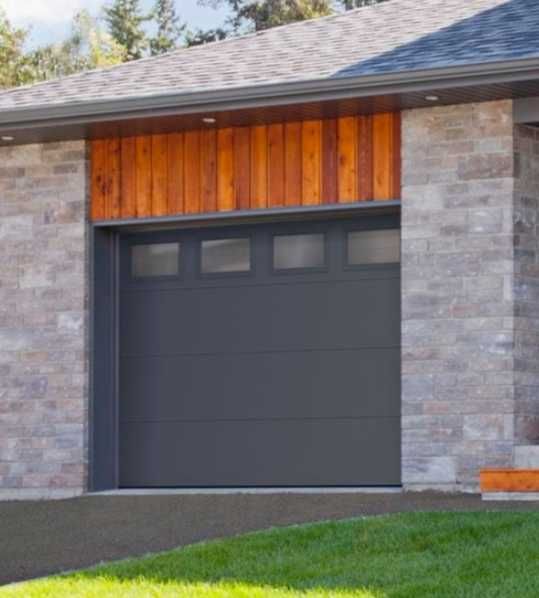 Сдам гараж в частном доме с участком