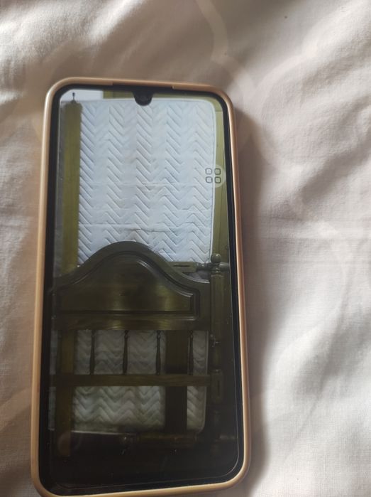 Vendo cama de solteiro em madeira