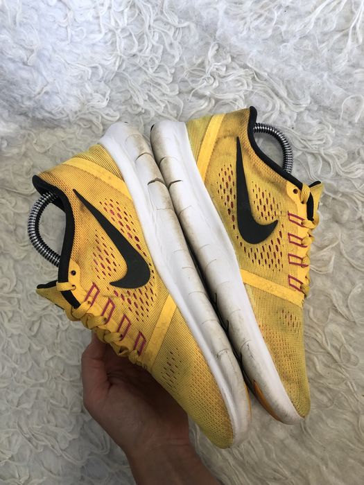 Buty Nike FREE RN rozmiar 37,5 23,5 cm żółte