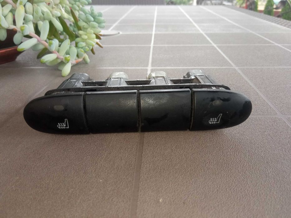 Кнопки включення підігріву сидінь 97BG 19K314 AC Мондео Мк2