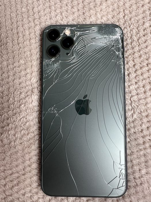 iPhone 11 pro max битий