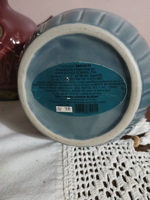 Vendo duas garrafas