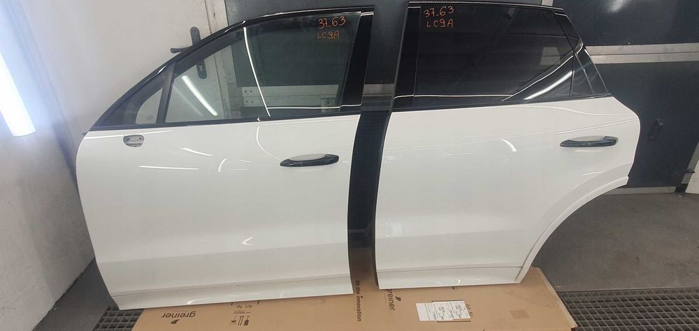 Двери левое /правое передний /зад Porsche Cayenne 3