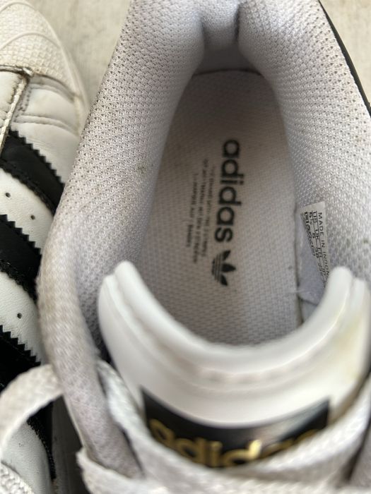 Кросівки Adidas кросівки