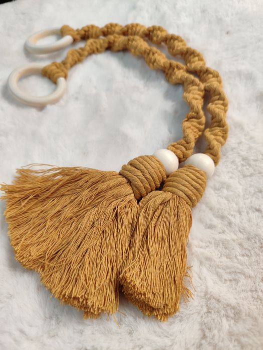 Prende cortinados macramé