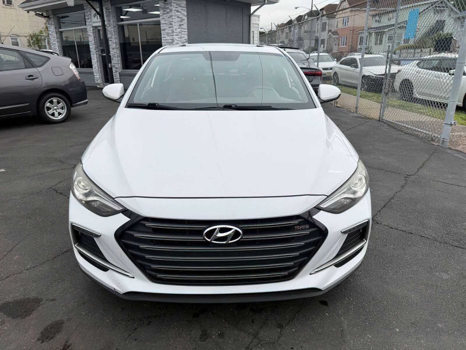 Hyundai Elantra Sport      2017