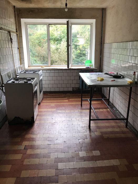 Продам кімнату в гуртожитку!метро Васильківська