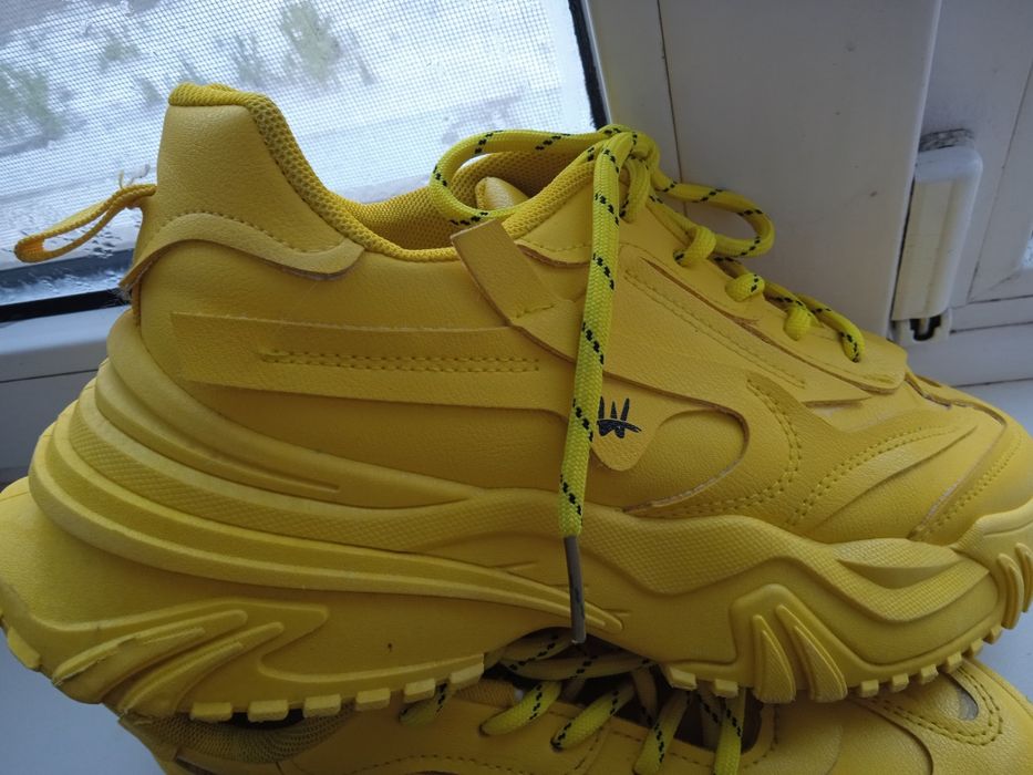 Кросівки жіночі/чоловічі