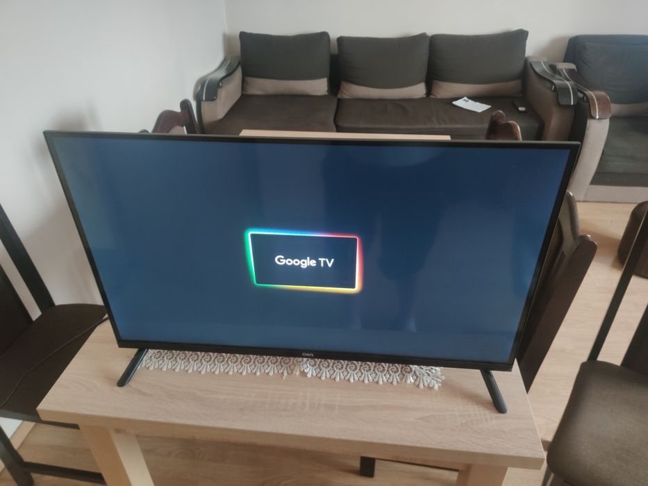 Witam sprzedam telewizor 32 całe Smart TV telewizor ma niecały rok cena 300zl