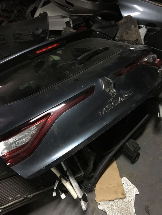 Tampa de mala de Renault Megane 4 2016
