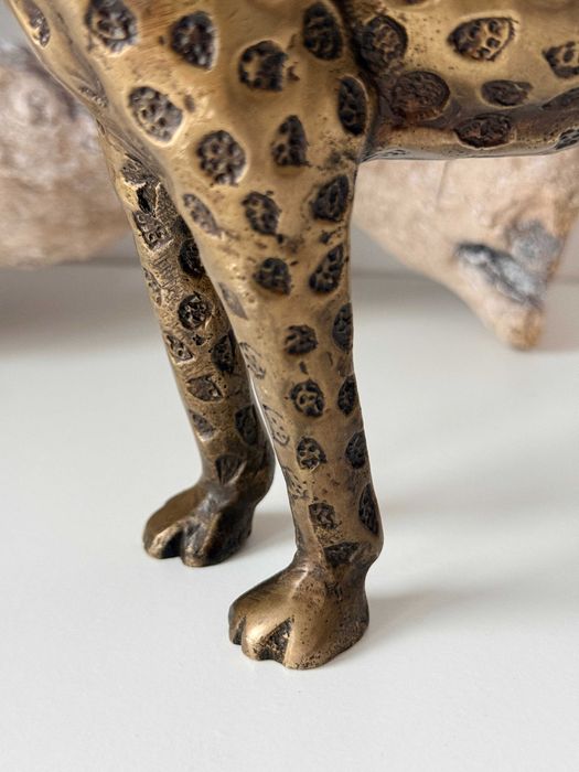 Duża figurka geparda. Figura. Rzeźba. Statuetka. Gepard. Mosiądź.1870g