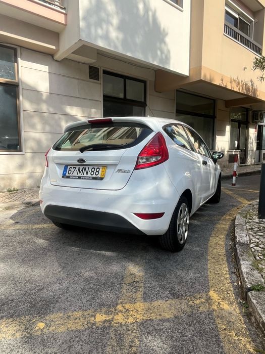 Ford Fiesta Van 1.4 TDCi Comercial – Económico e Fiável