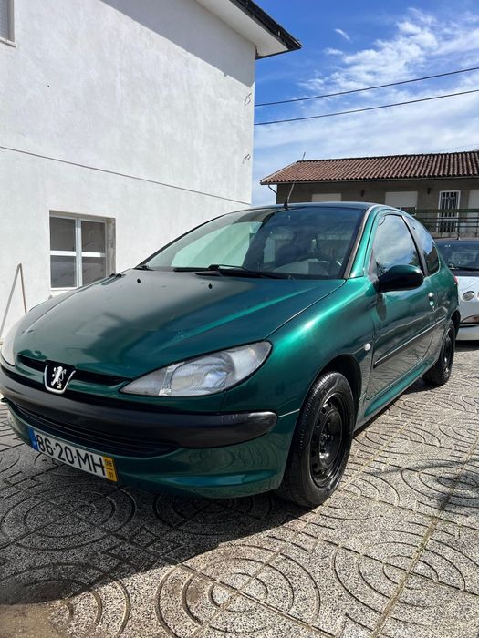 Peugeot 206, ano 98. Gasolina