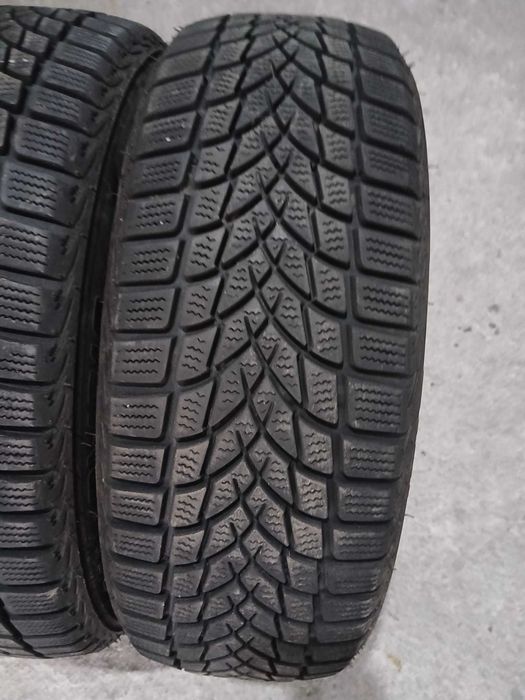 2 Pneus 185/60R15 seminovos