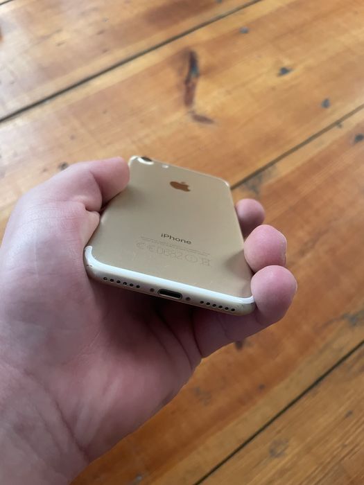 Продам iPhone 7 32GB (Айфон 7 32 гб)