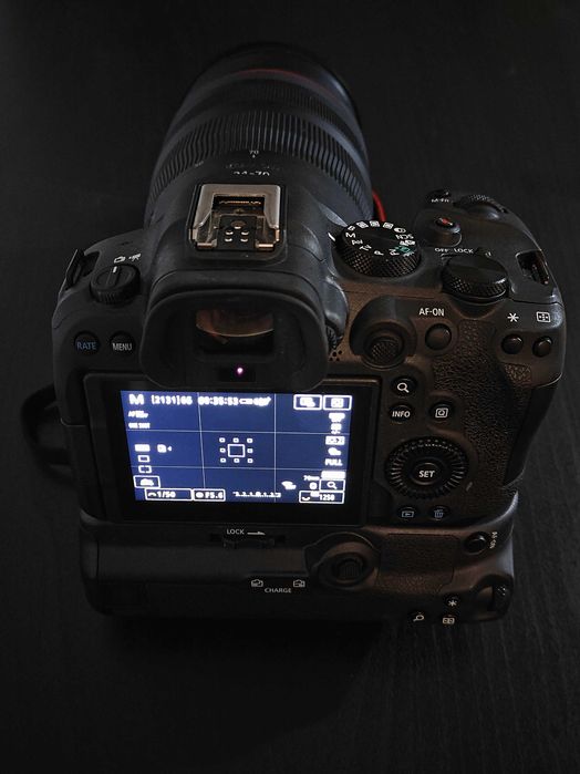 CANON R6 MKII + RF 24-70mm f/2.8L IS USM + Punho BG-R10