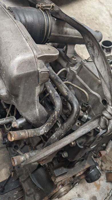 Motor Isuzu 2.8 (peças)