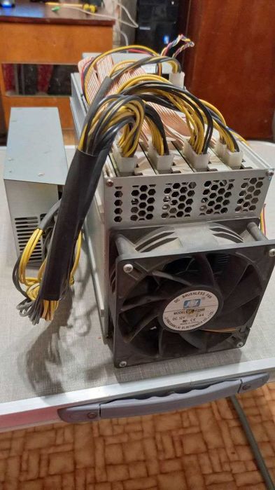 Antminer L3+ с блоком питания