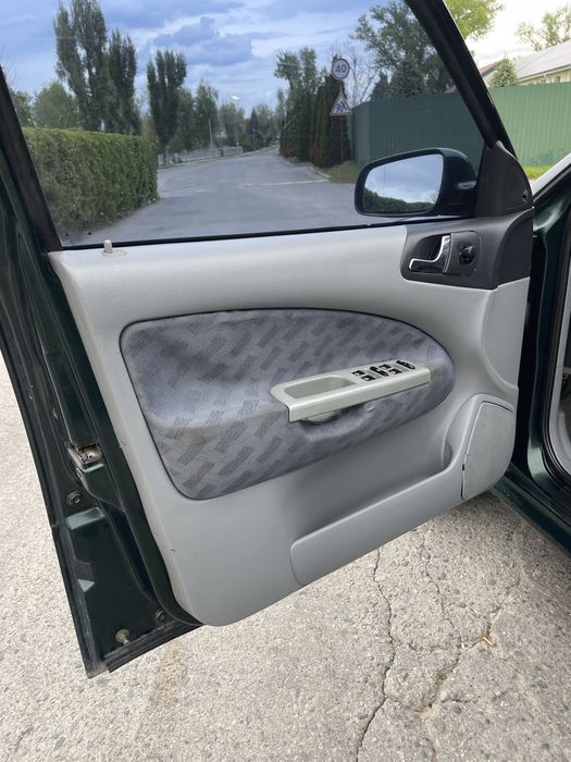 Skoda octavia  тур универсал