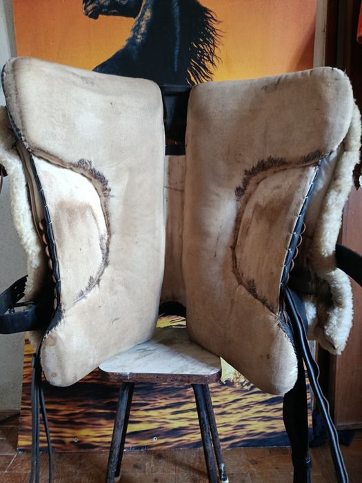 Vendo Montura Vaquera tradicional acento semi profundo.