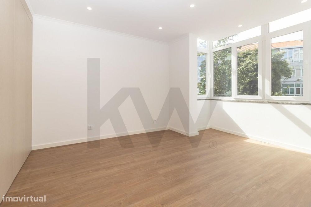 Exclusivo Apartamento T3 Remodelado no Centro de Almada