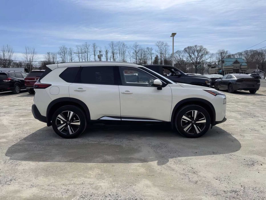 Nissan Rogue SL      2021