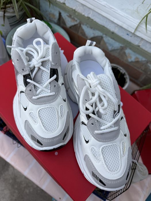 Кросівки унісекс