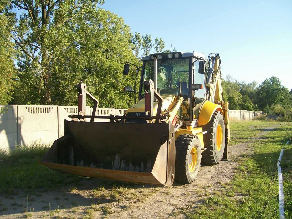 New Holland B110