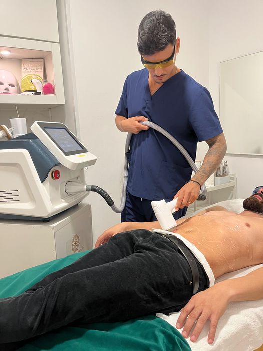 Massoterapeuta e depilação a laser