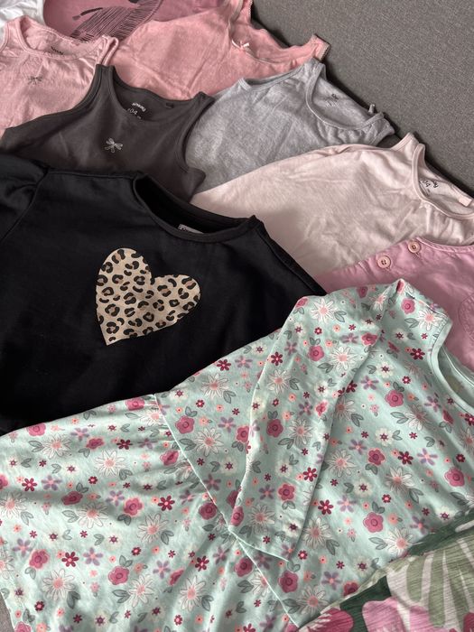 Лот одягу р.104 майки,маєчка,світшот,плаття