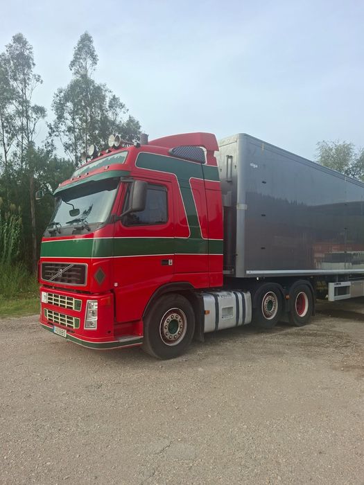 Conjunto Volvo com piso móvel