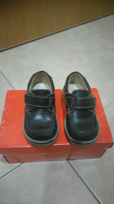 Sapatos de cerimonia tamanho 22