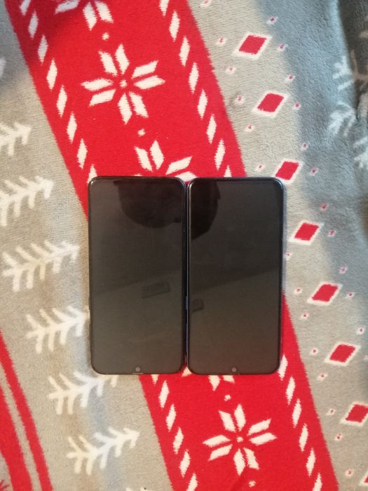 Продам 2 телефон samsung a40