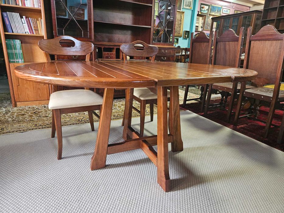 Round extendable table - Solid wood - Good condition64285418966658124