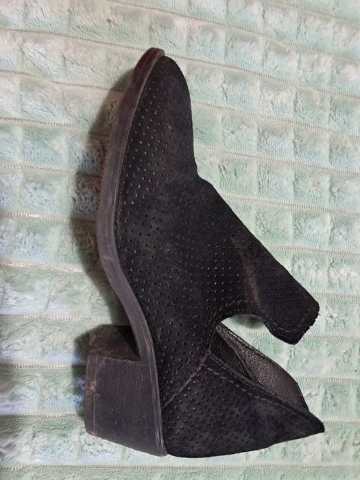 Botins pretos de bom material