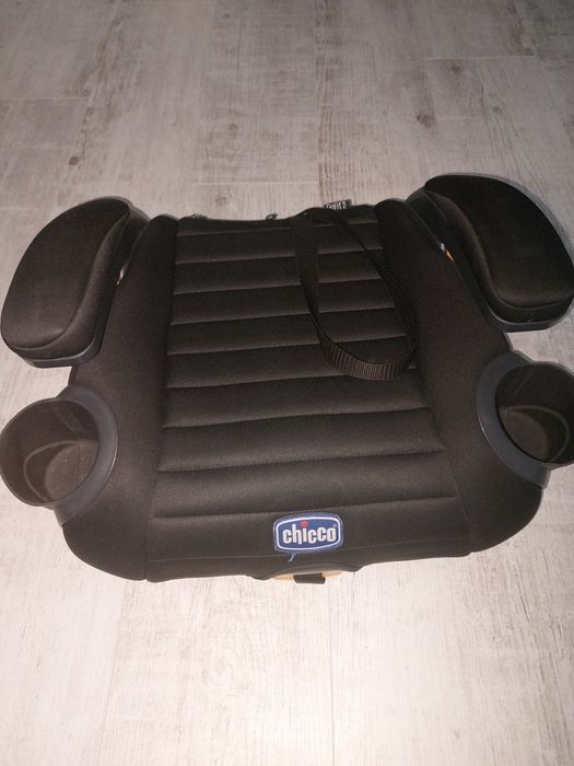 Автокрісло-бустер Chicco GoFit Plus