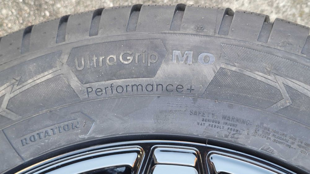 Nowe Zimowe Opony 235/60 18 Good Year Ultra Grip Per 2025r Mercedes M0