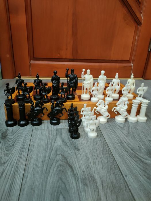 Римляне Древний Рим. Набор шахматы 45х45 см.