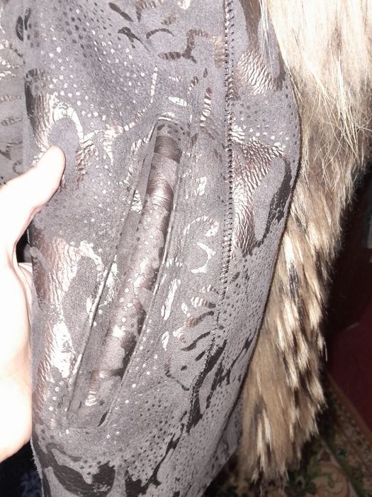 Натуральна дублянка з хутром єнота/ натуральня дубленка с мехом енота