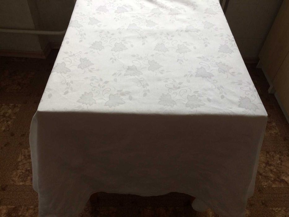 Подарок женщине-хозяюшке скатерть для банкетного стола 140х210см