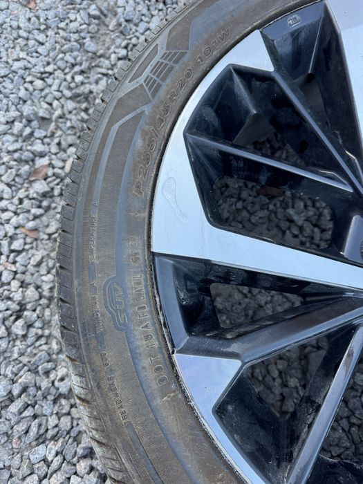 Гума диск Mitsubishi Outlander 4 Nexen 255 45 20