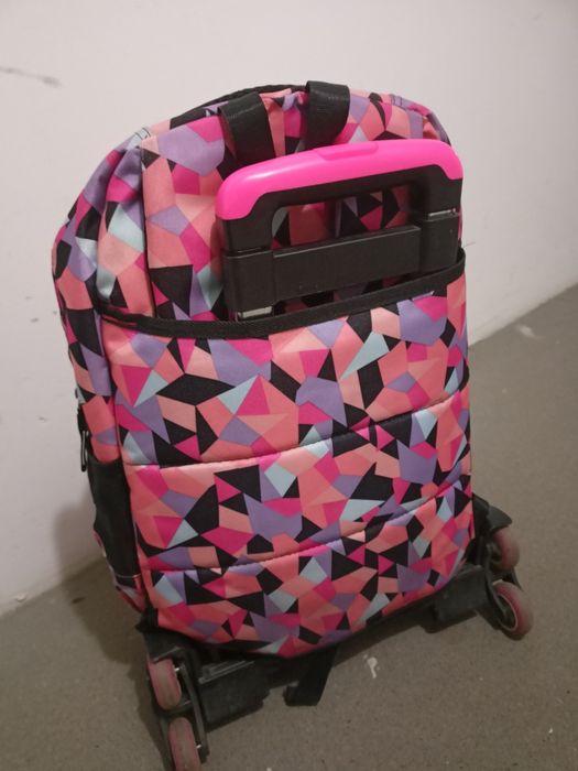 Plecak szkolny na kółkach