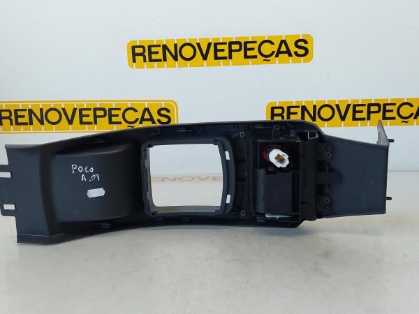 Consola central VOLKSWAGEN Polo (9N)