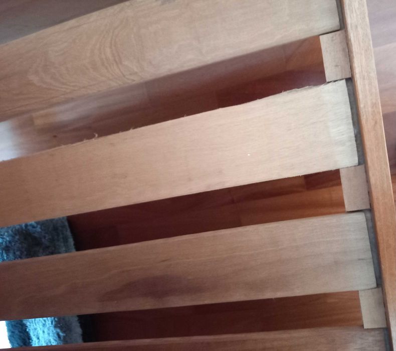 Cama de solteiro usada64585769480963122