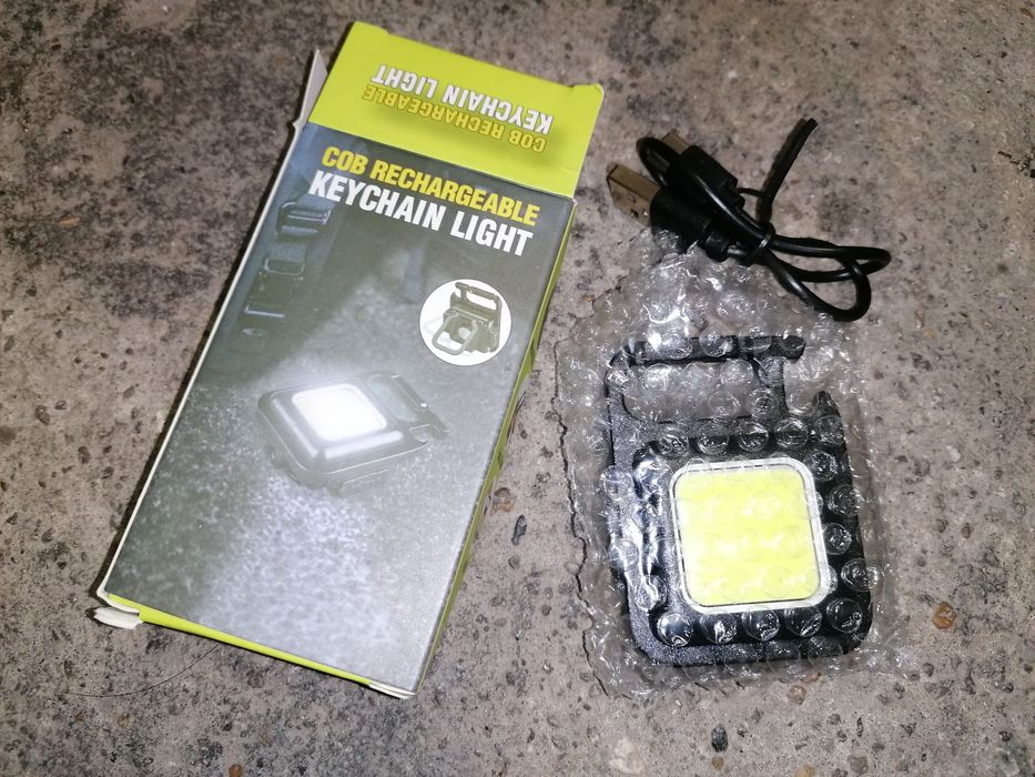 Lanterna pequena recarregável