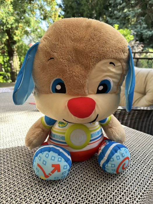 Interaktywny piesek Fisher-Price dla 2 latka