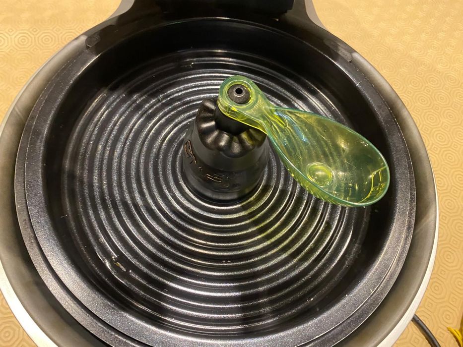 Vendo actifry 2 em 1 bem estimada