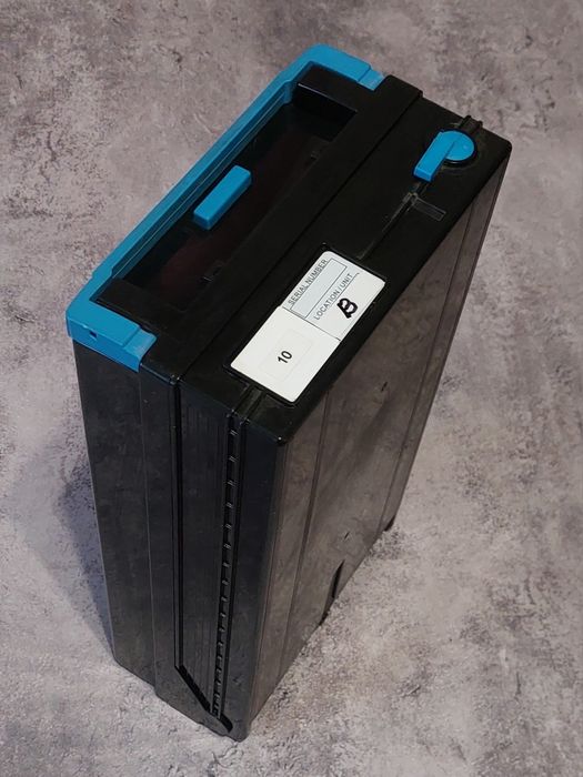 Ящик для акумулятора пластик коробка