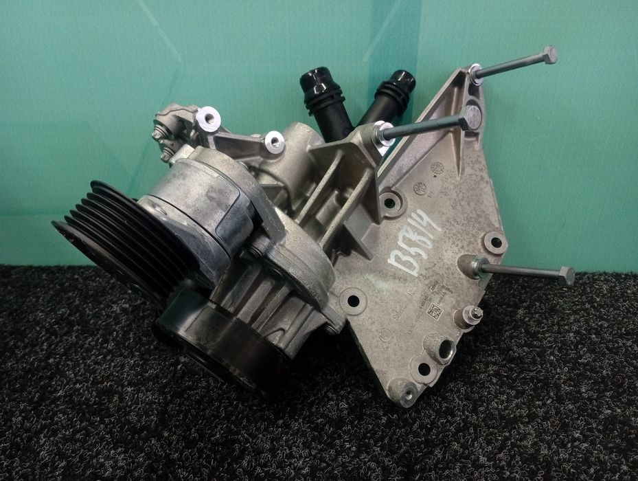 Насос водяний помпа BMW X5 XM B58 11519453668 насосы розборка