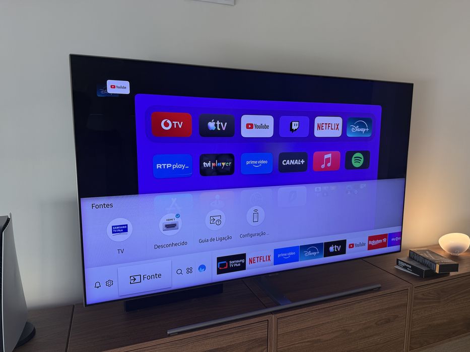 Samsung  QE65Q7FNA  QLED 4K 65” – TV + One Connect Box